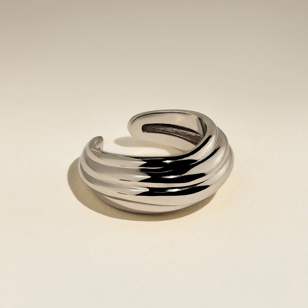 Ripple Wave Ear Cuff in Silver