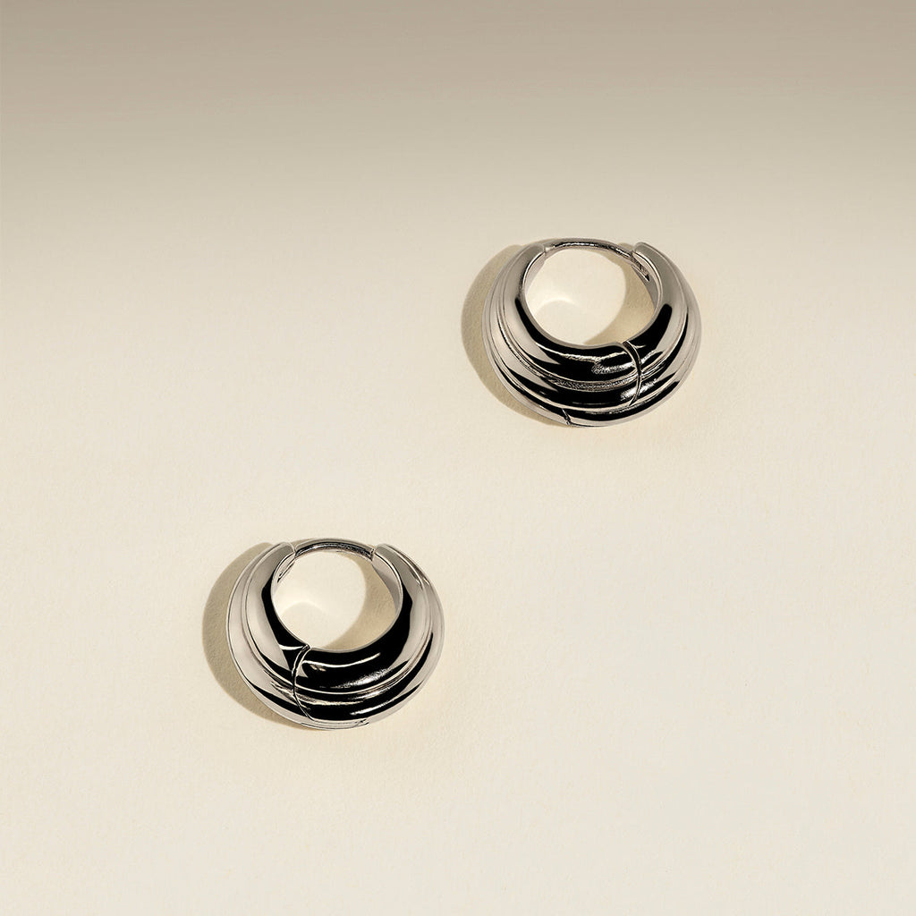 Ripple Wave Huggies in Silver