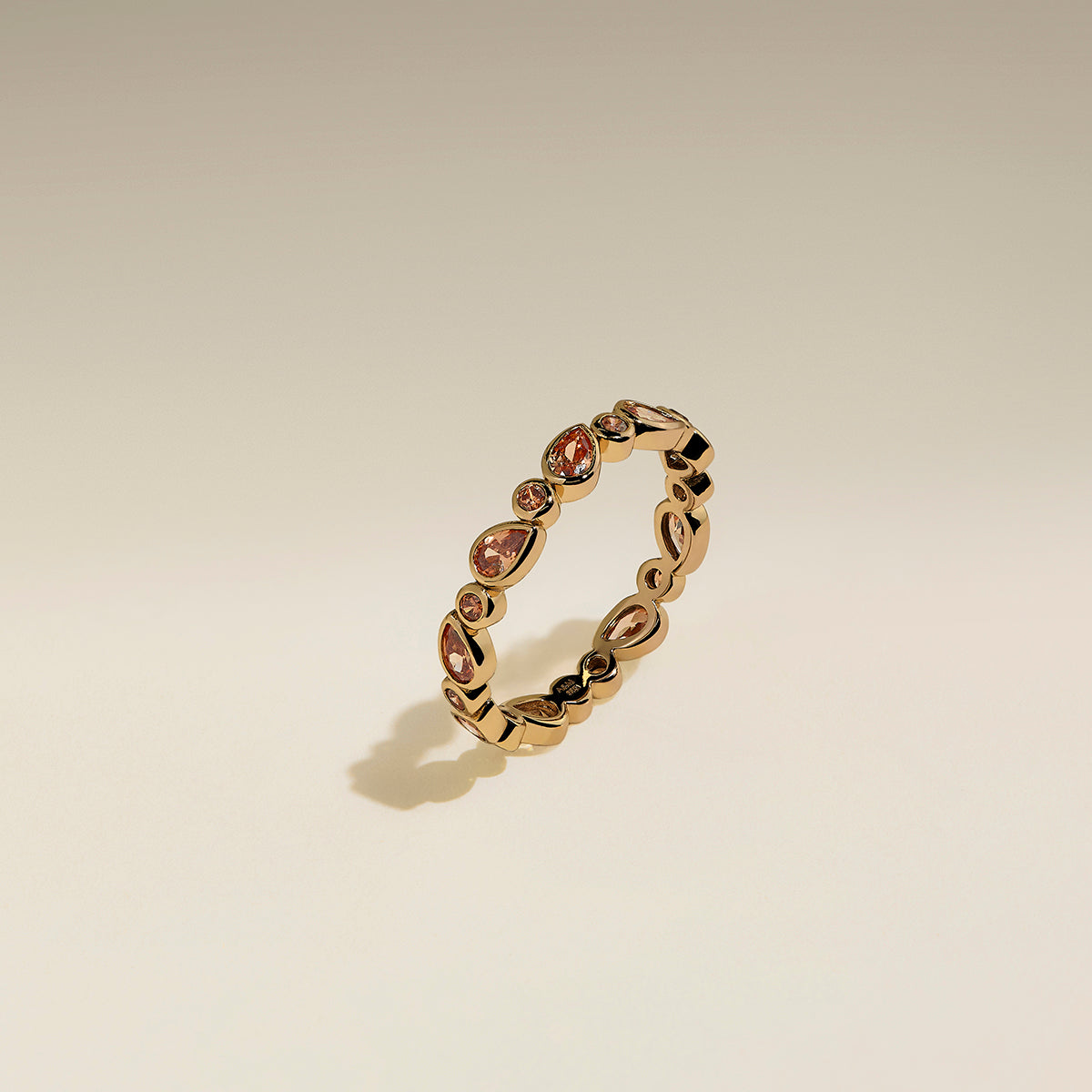 Sunset Pear Band Ring in Gold