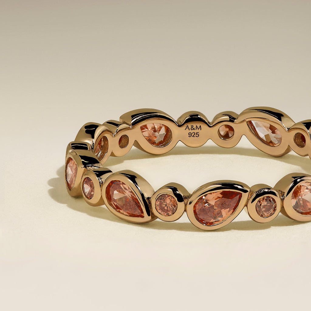 Sunset Pear Band Ring in Gold