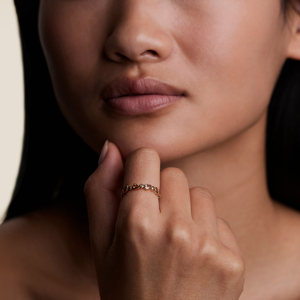 Sunset Pear Band Ring in Gold