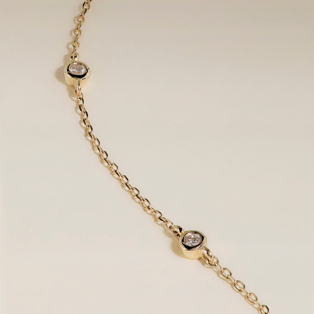 Mayfair Chain Bracelet in Solid Gold