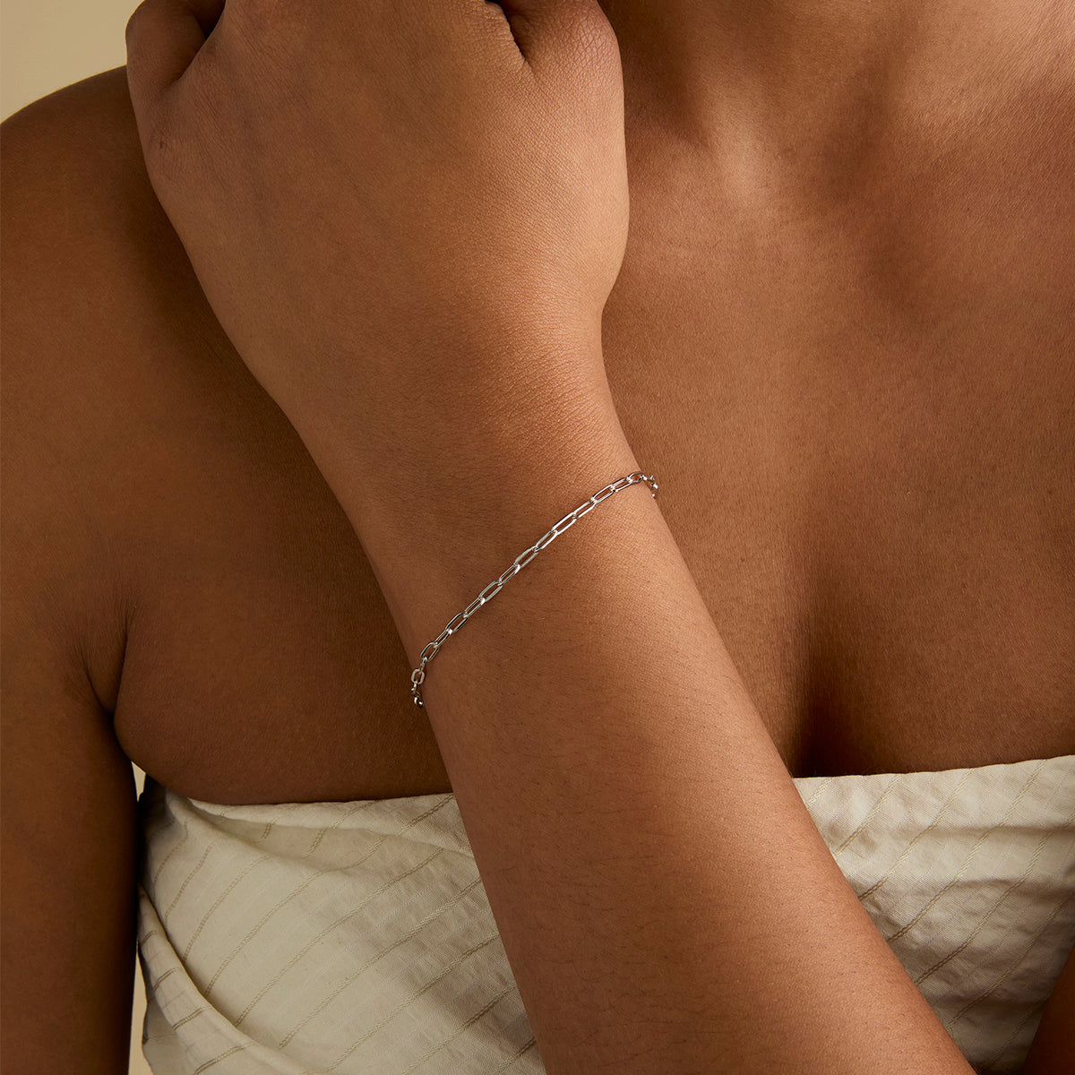 Piccadilly Story Chain Bracelet in Solid White Gold