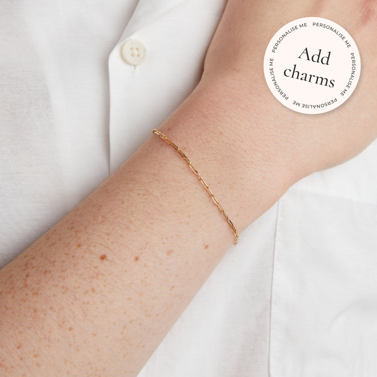 Piccadilly Story Chain Bracelet in Solid Gold