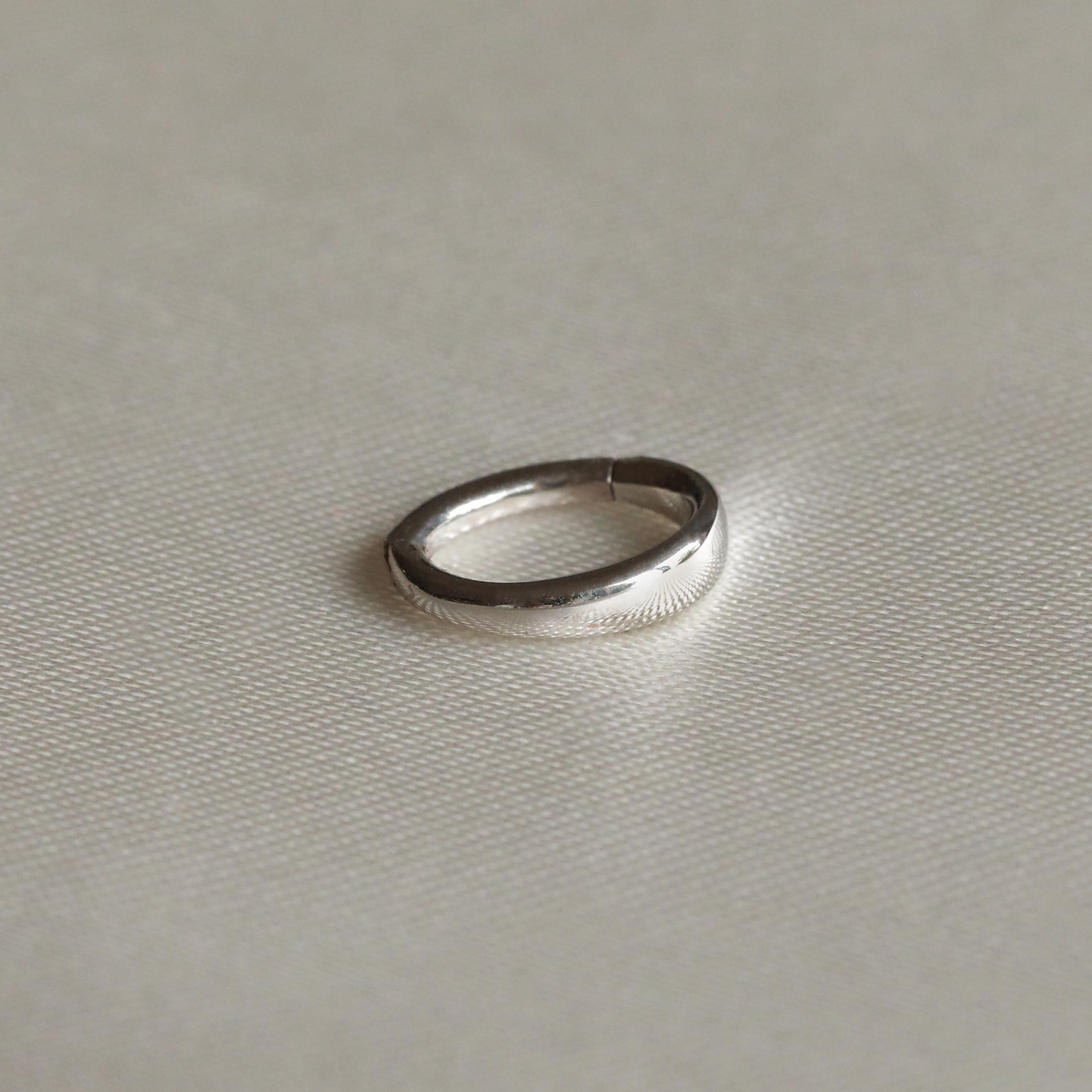 Solid White Gold Graduated Rook Hoop
