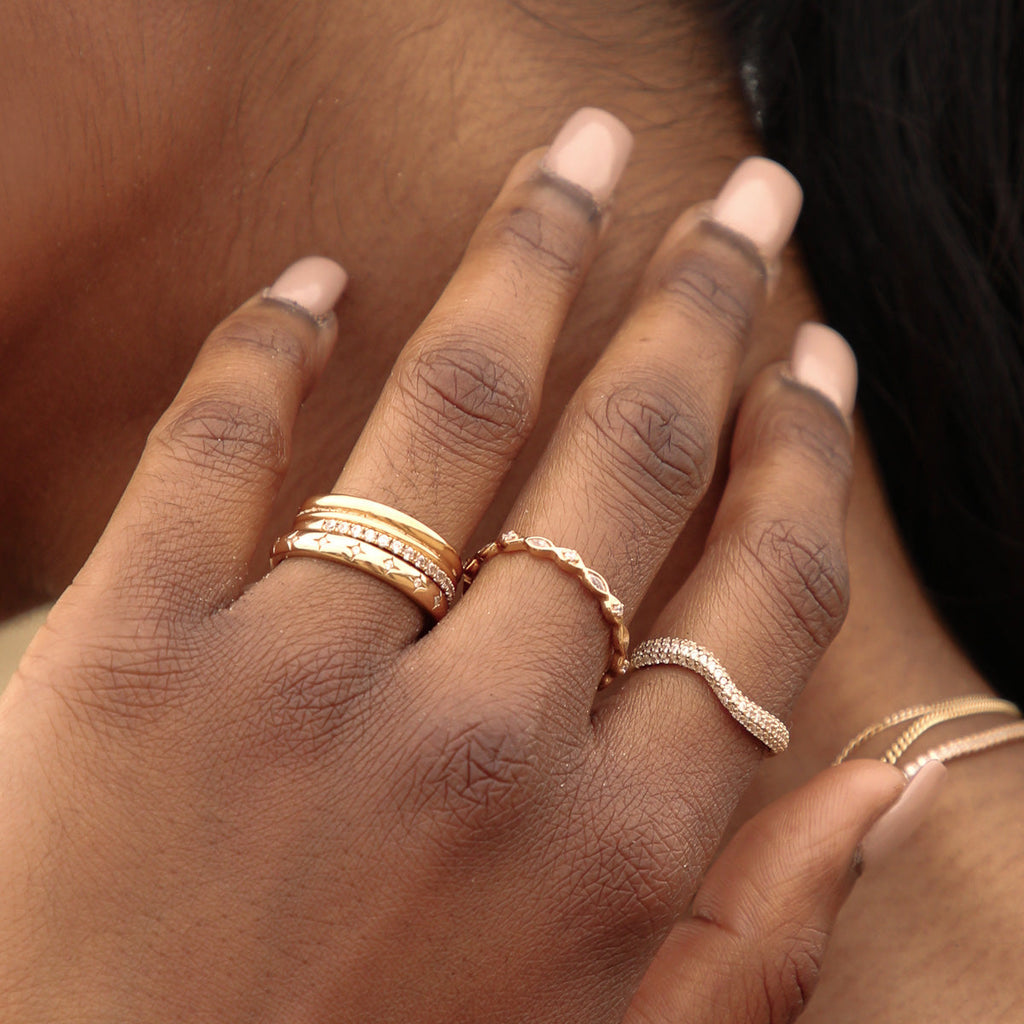 Cosmic Star Band Ring in Gold
