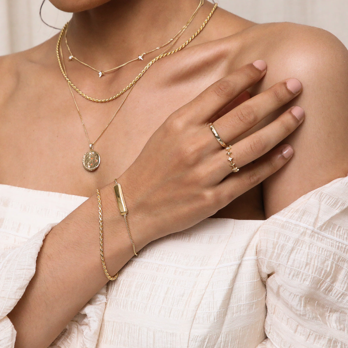 Cosmic Star Band Ring in Gold
